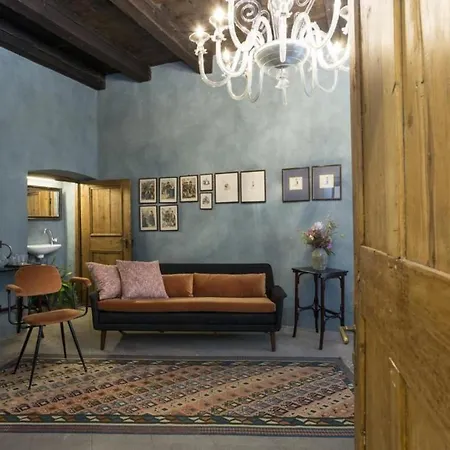 Lawien Goldenstern Residence-3