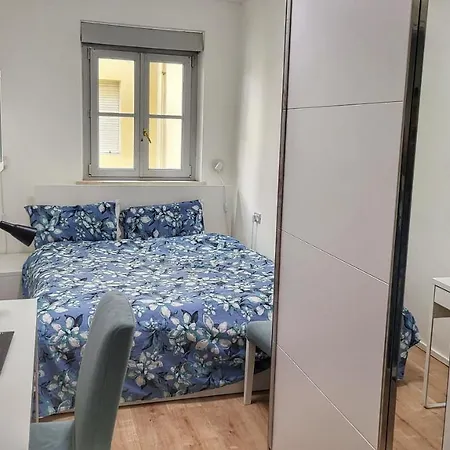 Bolzano 2-Room Central Mountain View, WiFi Netflix AC Lift-3