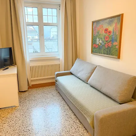 Cozy City Center Apartment-3