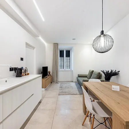 App 206 Palazzo Cavour-2