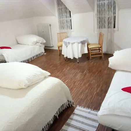 Ugo Art Lodge Bright-3